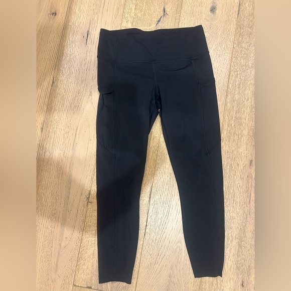 Lululemon black 25” leggings SIZE 8 - Picture 1 of 4